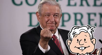 Captan a AMLO con un 'Amlito' en la mañanera; foto se hace viral | FOTO