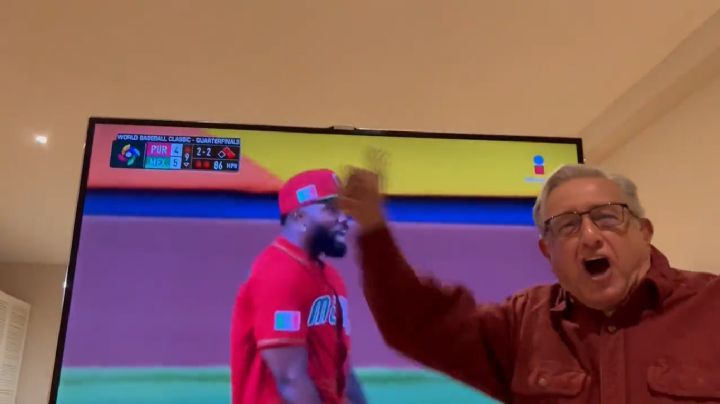 AMLO celebra con pasión el pase de México a Semifinales en el Clásico Mundial de Beisbol | VIDEO