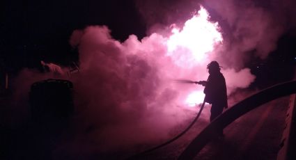 Vehículos de carga se incendian en Libramiento Noreste