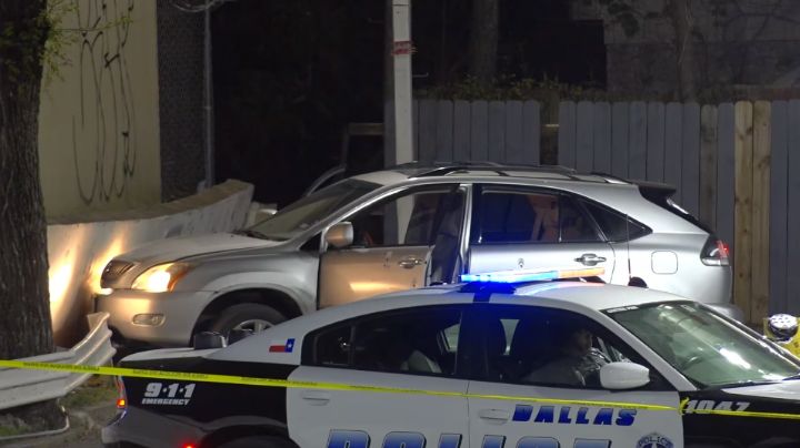 Muere mujer al recibir un disparo mientras conducía por el I-30, en Dallas
