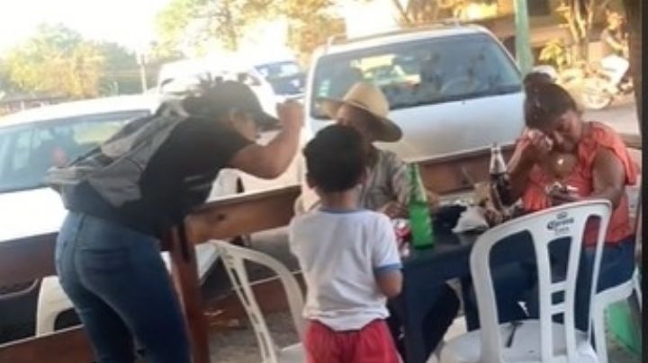 Mujer descubre infidelidad de su papá en público; 'engañaste a mi mamá una y otra vez' | VIDEO