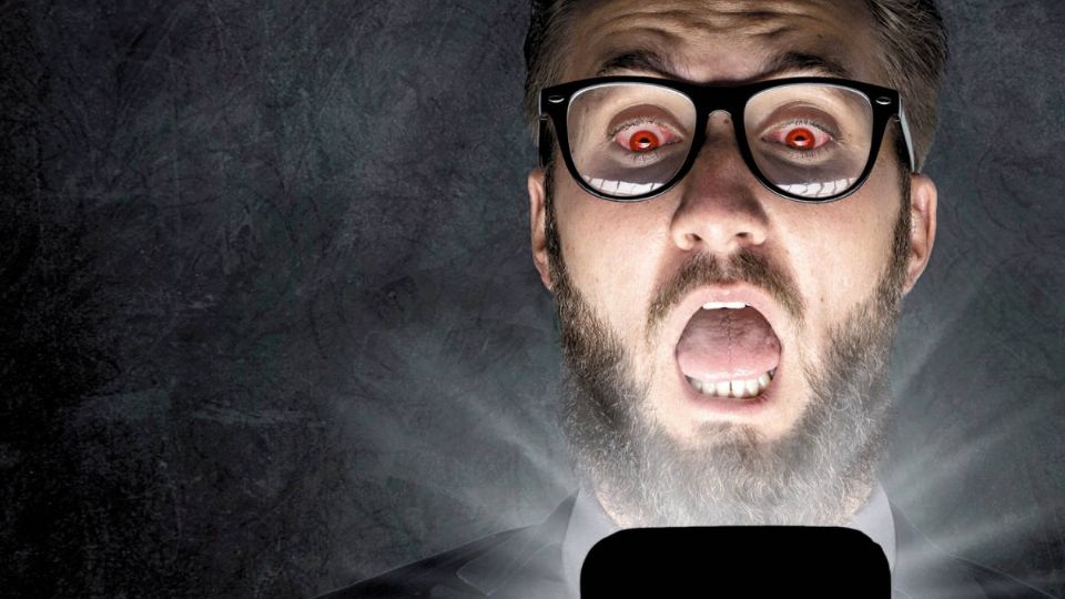 Entre la miopía y el llamado 'vista cansada', los ojos de las personas podrían estar en un riesgo constante con las nuevas tecnologías