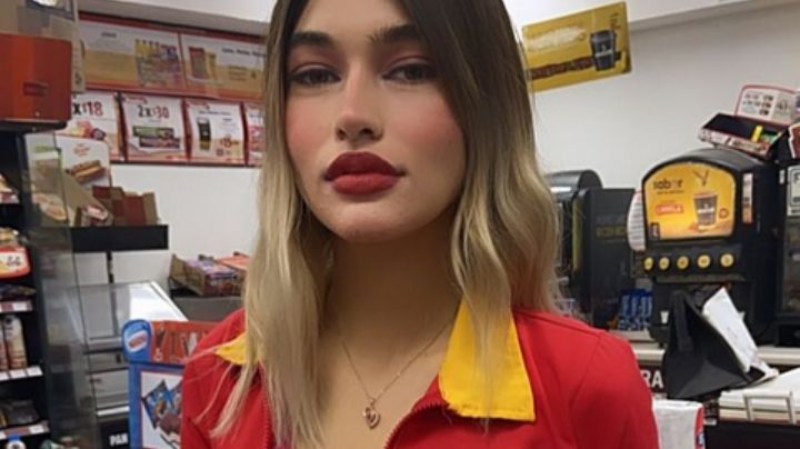 Sexi cajera del Oxxo da impactante noticia y sus fans quedan impresionados