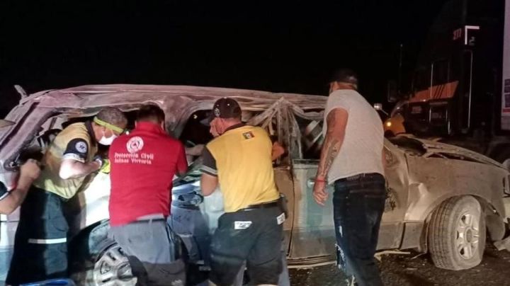 Un adulto y una niña de siete años mueren en choque en Autopista a Laredo; hay cuatro heridos