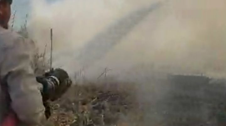 Incendio de pastizal de lado mexicano alcanza rancho en Laredo | VIDEOS