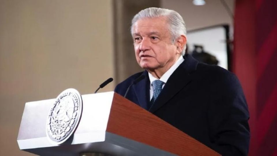 En la conferencia mañanera, AMLO recibió el comunicado del gobernador de Tamaulipas.