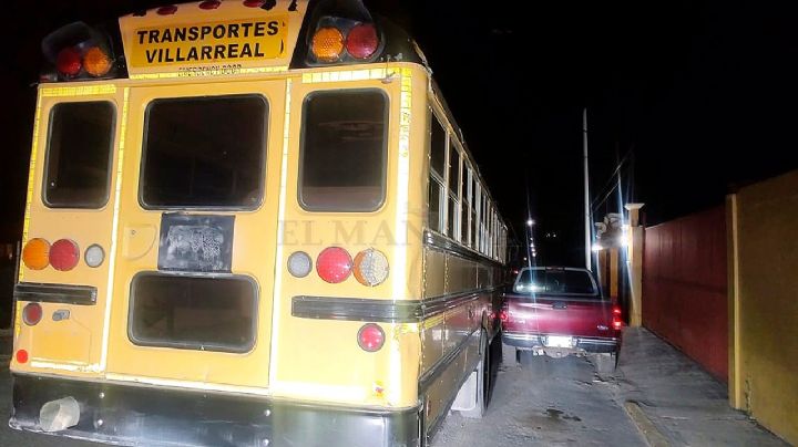 Chofer ebrio en camión de personal causa accidente en la colonia Buenavista