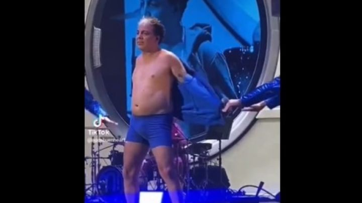 Cristian Castro cosecha críticas al cantar semi desnudo en Argentina | VIDEO