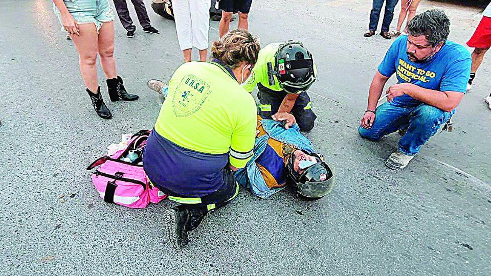 Rigoberto, de 54 años, sufrió el accidente en la colonia Lomas del Poniente, tras invadir su vía otro conductor.