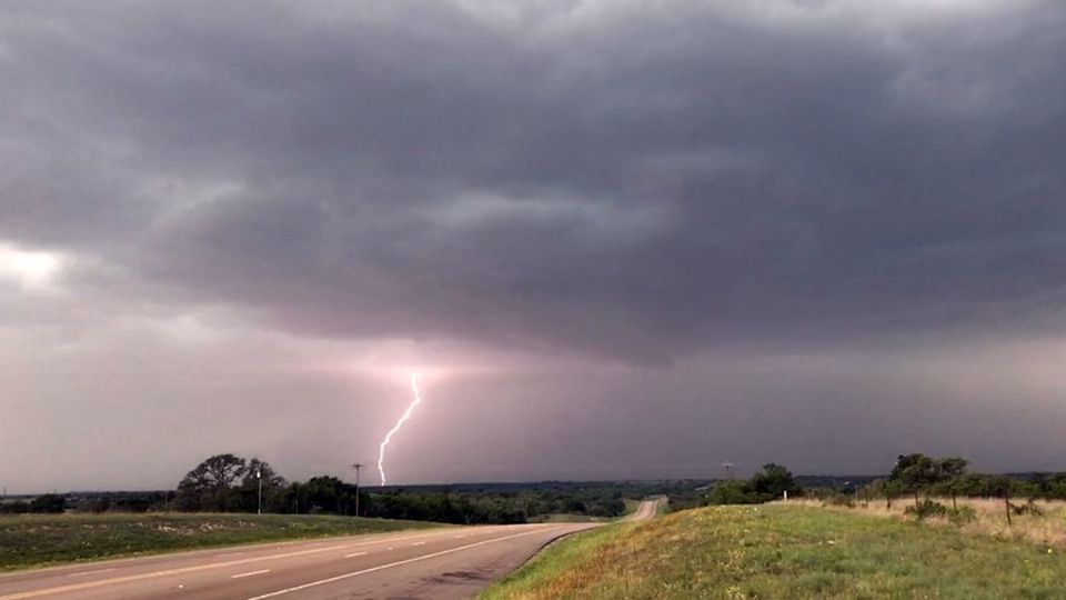 Seguirán tormentas en Texas