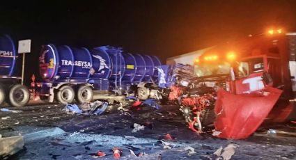 Pipa y tráiler sufren aparatoso choque en la Carretera Federal 97 Reynosa-San Fernando