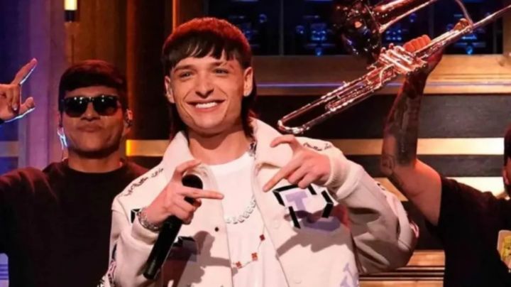 Así fue la presentación de Peso Pluma con Jimmy Fallon | VIDEOS