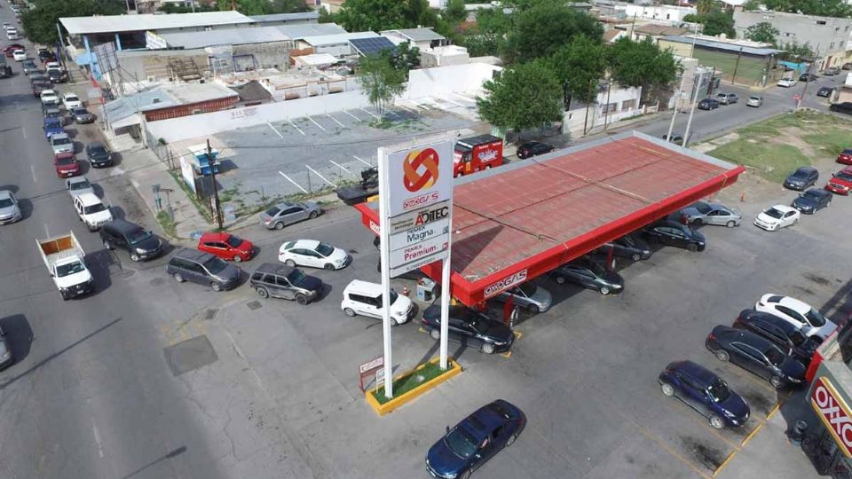 Nuevo Laredo hay largas filas