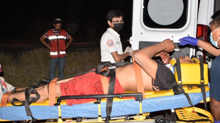 Motociclistas se estrellan contra pavimento y salen volando en colonia La Paz