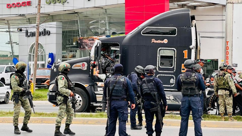 El tráiler acabó 'sin llantas'.