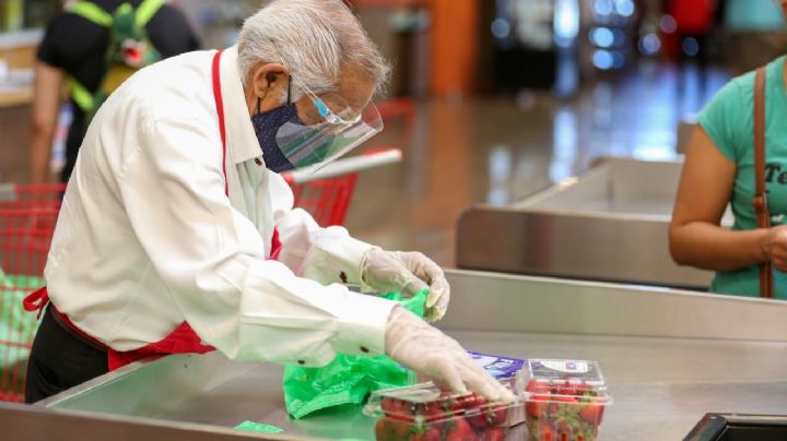Esto gana un empacador de Walmart, Soriana o Chedraui