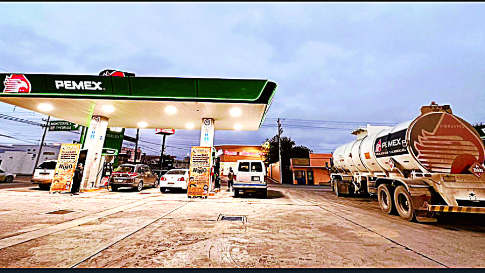 La gasolinera en Leandro Valle y Maclovio Herrera opera normal.
