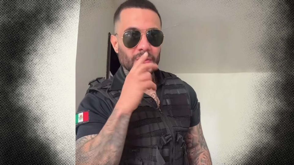 Miguel Montalvo vestido de policía impacta las redes sociales