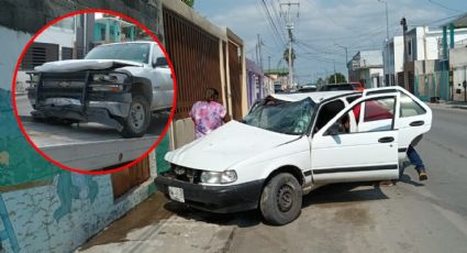 Choca camioneta contra auto en la colonia Hidalgo; conductor se salva de milagro