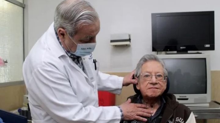 Contratará el IMSS médicos jubilados; tendrán un sueldo de 45 mil pesos mensuales