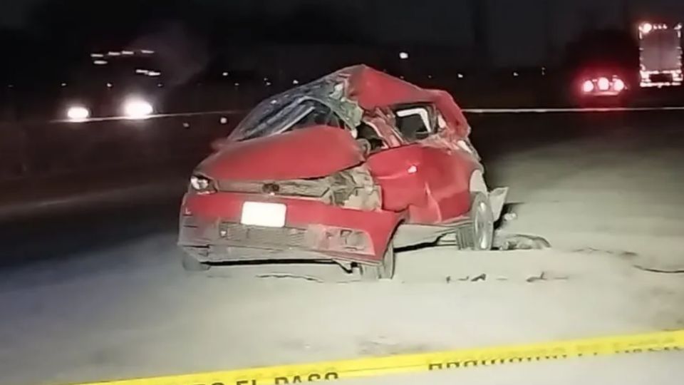 El impacto fue justo en la parte de la conductora, quien lamentablemente perdió la vida.