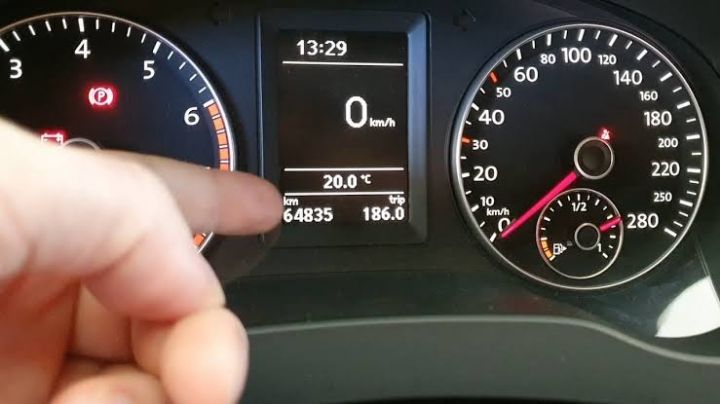 ¿Vas a comprar un auto seminuevo? Estos son los kilometrajes que debería tener