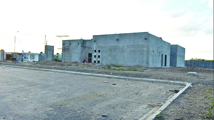 Enrique Rivas dejó al menos 19 obras inconclusas en Nuevo Laredo