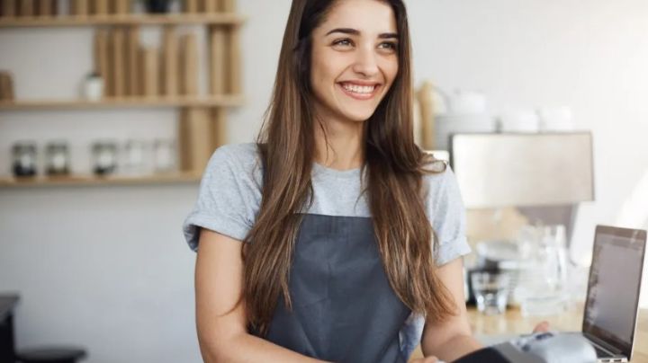 Joven renuncia a empleo el mismo día que la contrataron; ve el motivo
