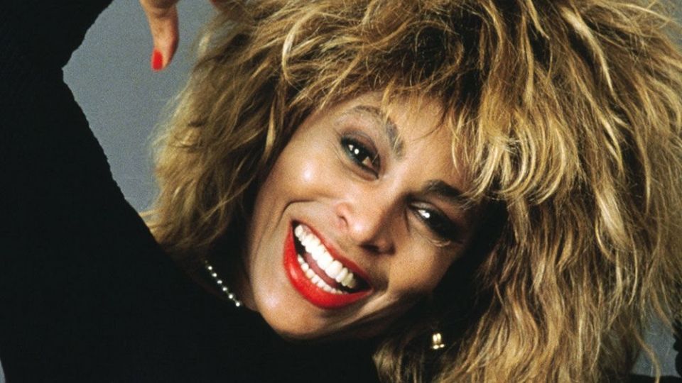 Muere tina Turner a la edad de 73 años.