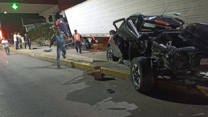 Tráiler choca contra caseta y provoca fatal accidente; muere un vigilante