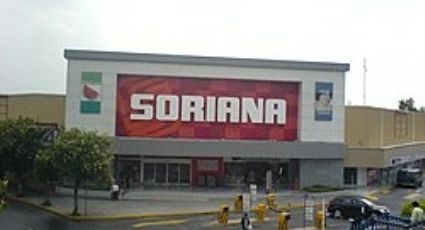 Pareja intenta robar termos y playeras en Soriana; son detenidos al salir de la tienda