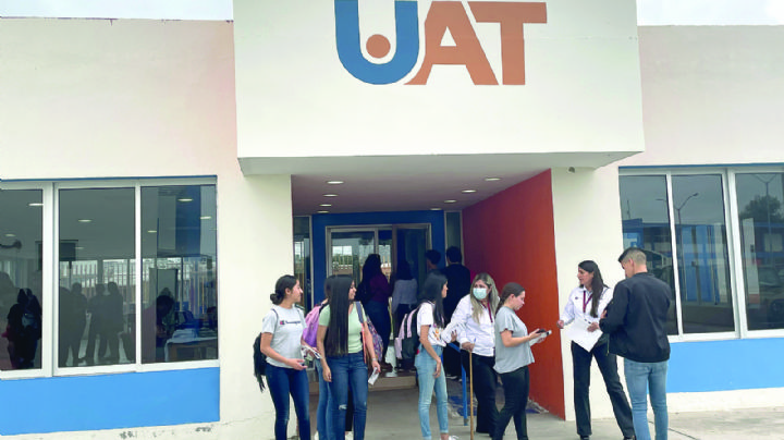 Ofrecen empleo a universitarios en Nuevo Laredo