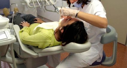 Mujer, por dolor de muela, va al dentista; resultó ser cáncer y esto pasó