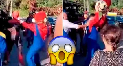 Botargas de Spider-man y Mario Bros se agarran a golpes frente a niños | VIDEO