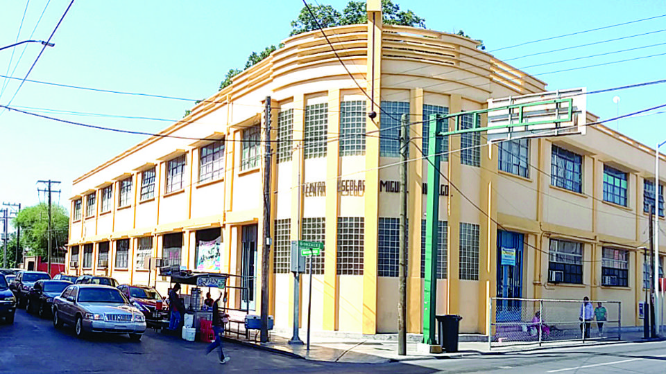 El 16 de junio de 1948 se inaugura el nuevo edificio de la Escuela Primaria Miguel Hidalgo, en calle González y Avenida Matamoros.