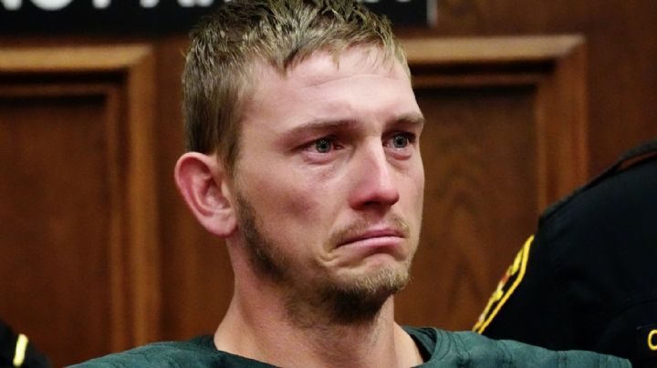 Hombre pone en fila a sus tres pequeños hijos y los ejecuta con un rifle |  VIDEO