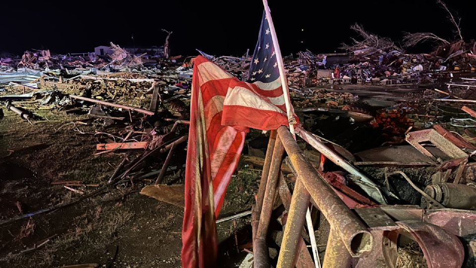 Daños causados por le tornado en Texas