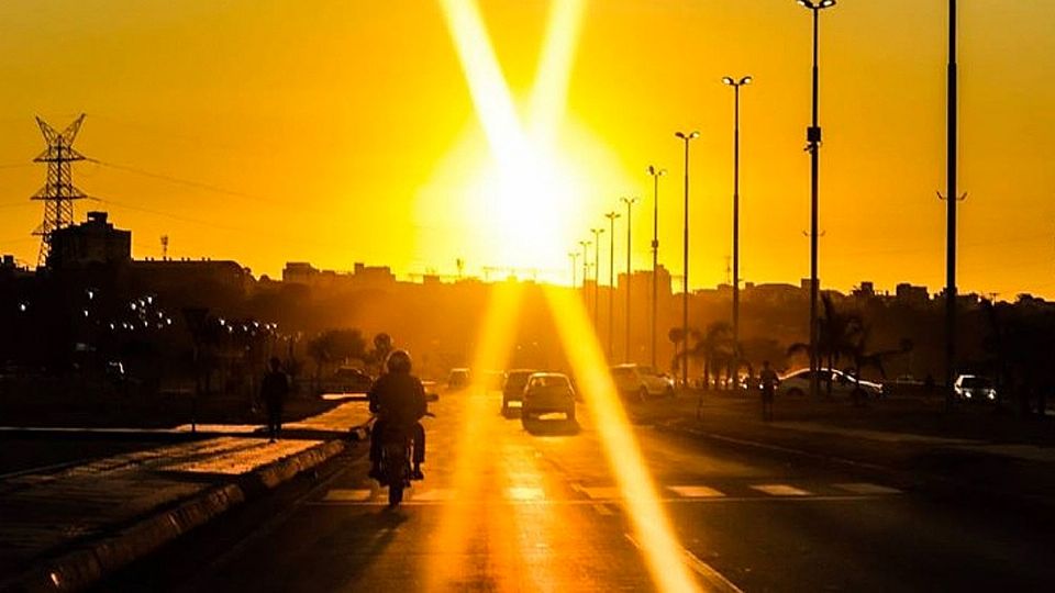 El calor nos acompañará todavía más tiempo en la región, con sensaciones térmicas agobiantes, por lo que se aconseja mantenerse hidratado