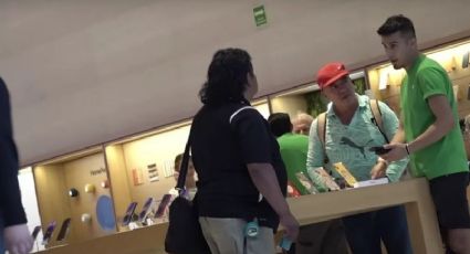 Albañiles aceptan reto y van a tienda a comprar un iPhone 14, ¿cómo los atendieron? | VIDEO