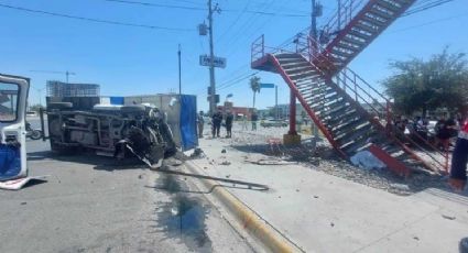 Trágico accidente: camioneta choca contra puente peatonal; muere una mujer