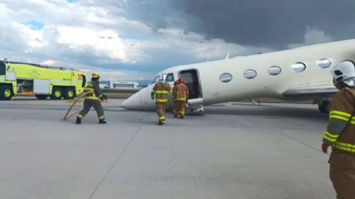 Aeronave de la FGR aterriza de emergencia en el AIFA; queda de 'nariz' en la pista | VIDEO