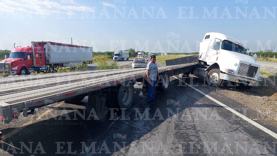 El chofer sufrió un accidente en el Libramiento Mex 2