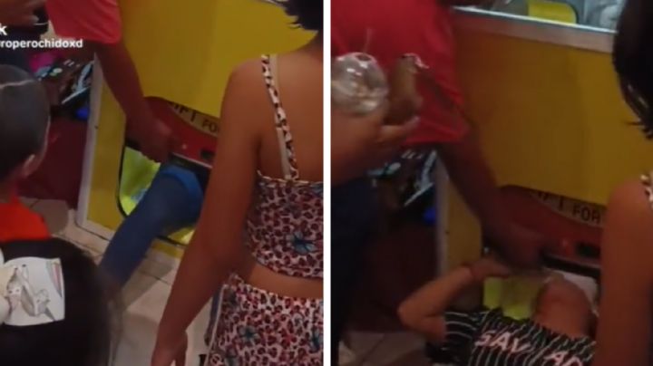 Así fue como una niña se quedó atrapada en máquina de monos de peluche en Pase Reforma | VIDEO