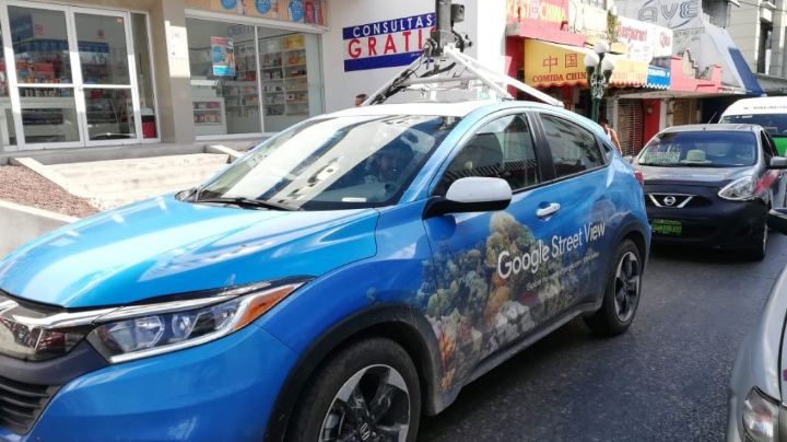 Se ve a escondidas con su ex; carro de Google la echa de cabeza