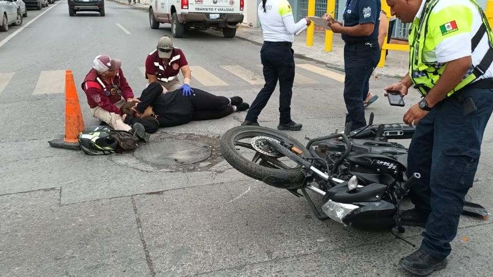 Dos personas que viajaban en la motocicleta resultaron heridas