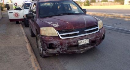 Ciclista es embestido por camioneta y termina en el hospital