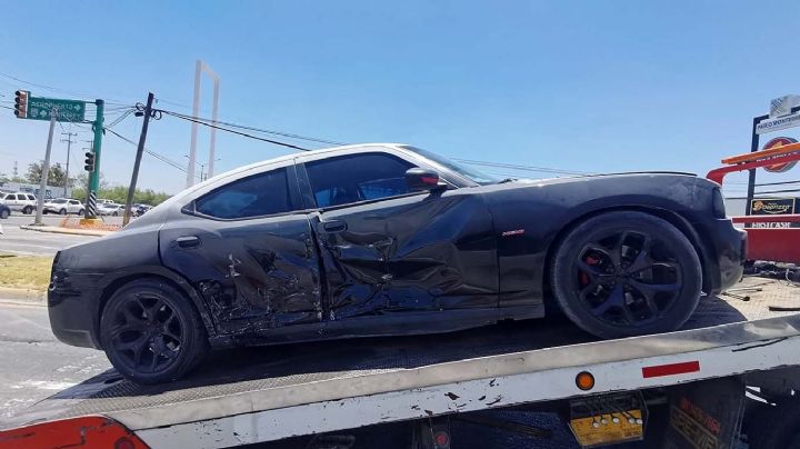 Joven causa accidente por dar vuelta prohibida en Bulevar Municipio Libre