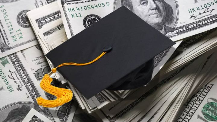 Biden cancela deuda a 800 mil estudiantes por valor de $39 mil millones de dólares