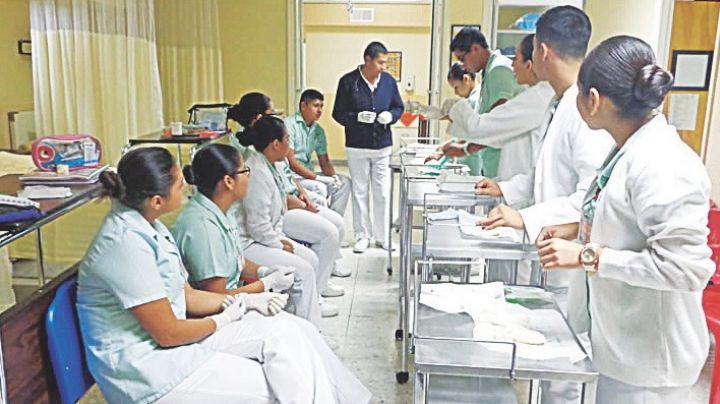 Facultad de Enfermería tiene lugares disponibles