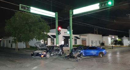 Impresionante choque deja auto deportivo destrozado y dos lesionados en Obregón y Lincoln